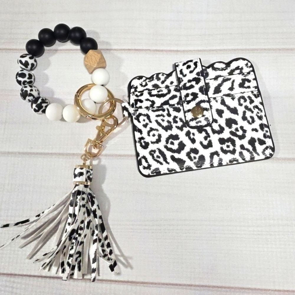 Show You Around Town Wristlet - New Without Tags